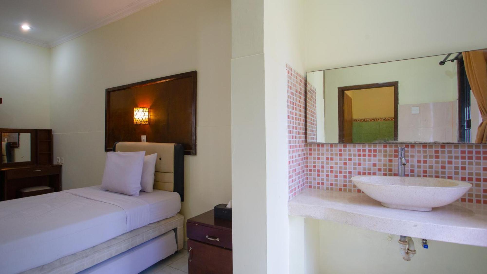 Teges Inn Kuta クタ エクステリア 写真