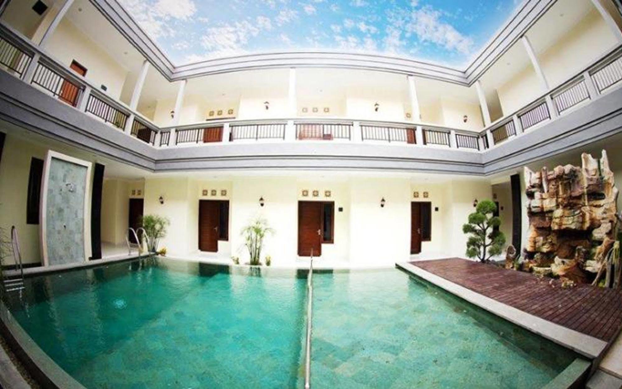 Teges Inn Kuta クタ エクステリア 写真