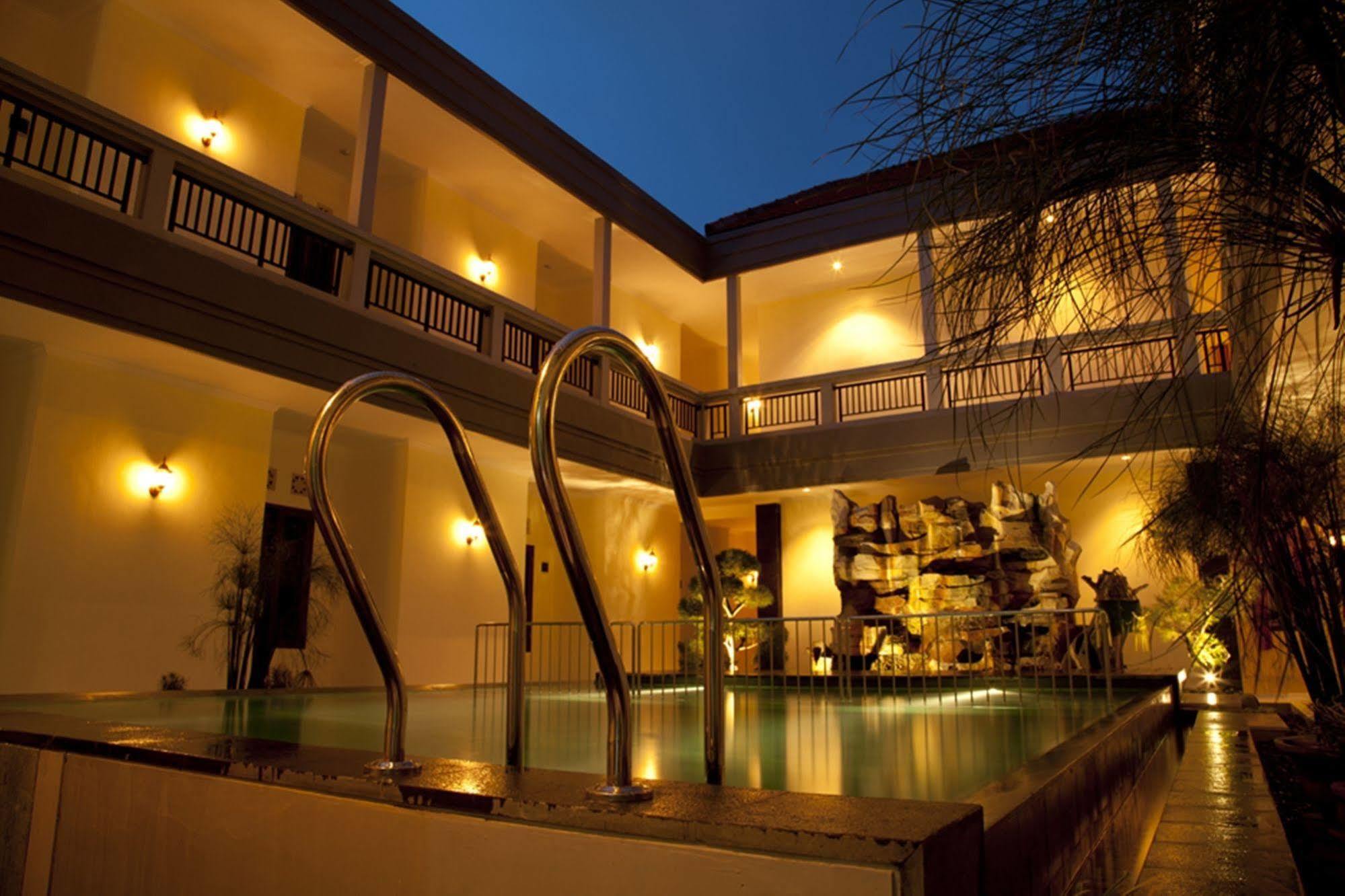 Teges Inn Kuta クタ エクステリア 写真